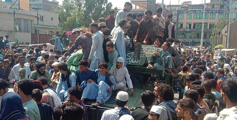  طالبان داخل القصر الرئاسي.. وإعلان "الإمارة الإسلامية" قريبا 