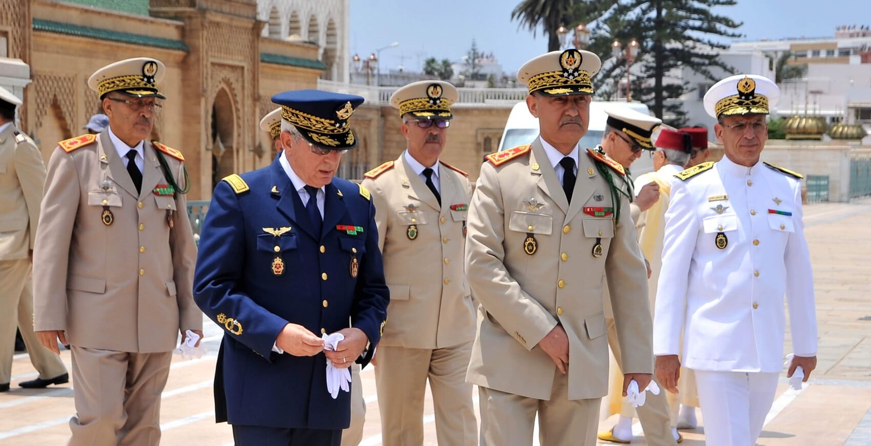 أنهى عملية "الكركارات" دون دماء وشارك في قيادة "الأسد الإفريقي".. هل يصبح الوراق وزيرا للدفاع الوطني؟