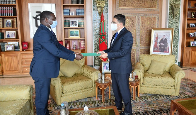 بنجامين نداغيجيمانا يتولى مهامه كقنصل عام لبوروندي في العيون