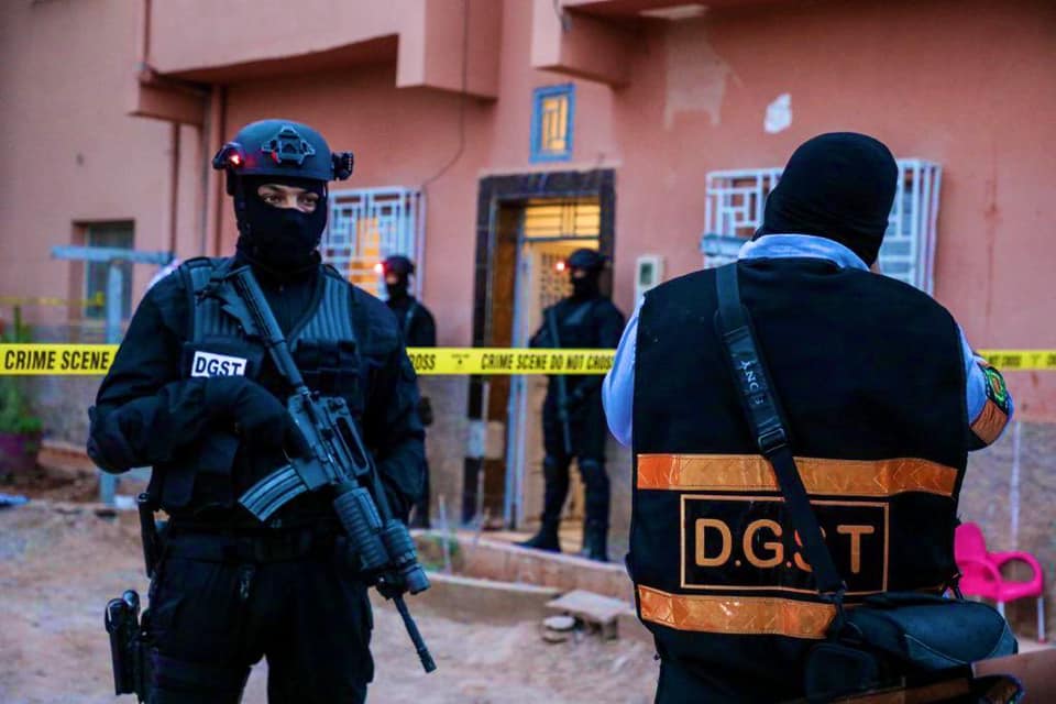 توقيف ثلاثة متطرفين موالين لـ"داعش" تورطوا في ارتكاب جريمة قتل شرطي أثناء مزاولته لمهامه