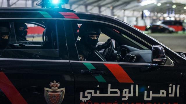 قبل أن يَلتقطه الأمن المغربي.. قطع أصابع يَد الجزائري الحمبلي من طرف عصابة شكّت أنه أوشى بِطن ونصف من الكوكايين بميناء طنجة