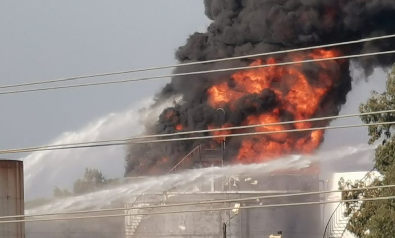 اندلاع حريق ضخم في خزان للوقود جنوب لبنان