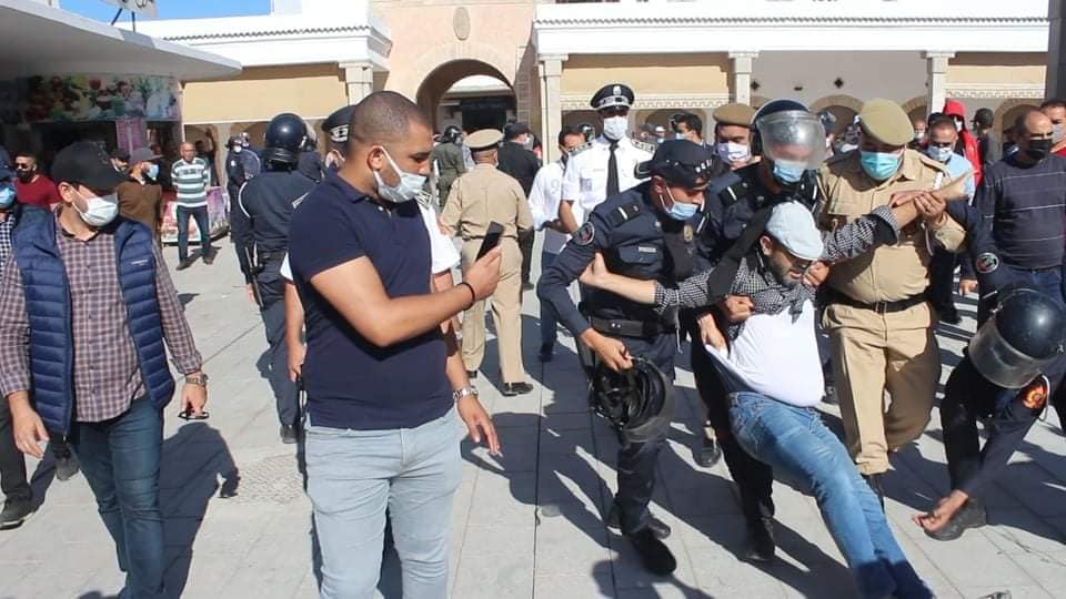 السلطات تمنع أولى الوقفات الاحتجاجية المضادة لـ"إجبارية" التلقيح و"الجواز" في المغرب