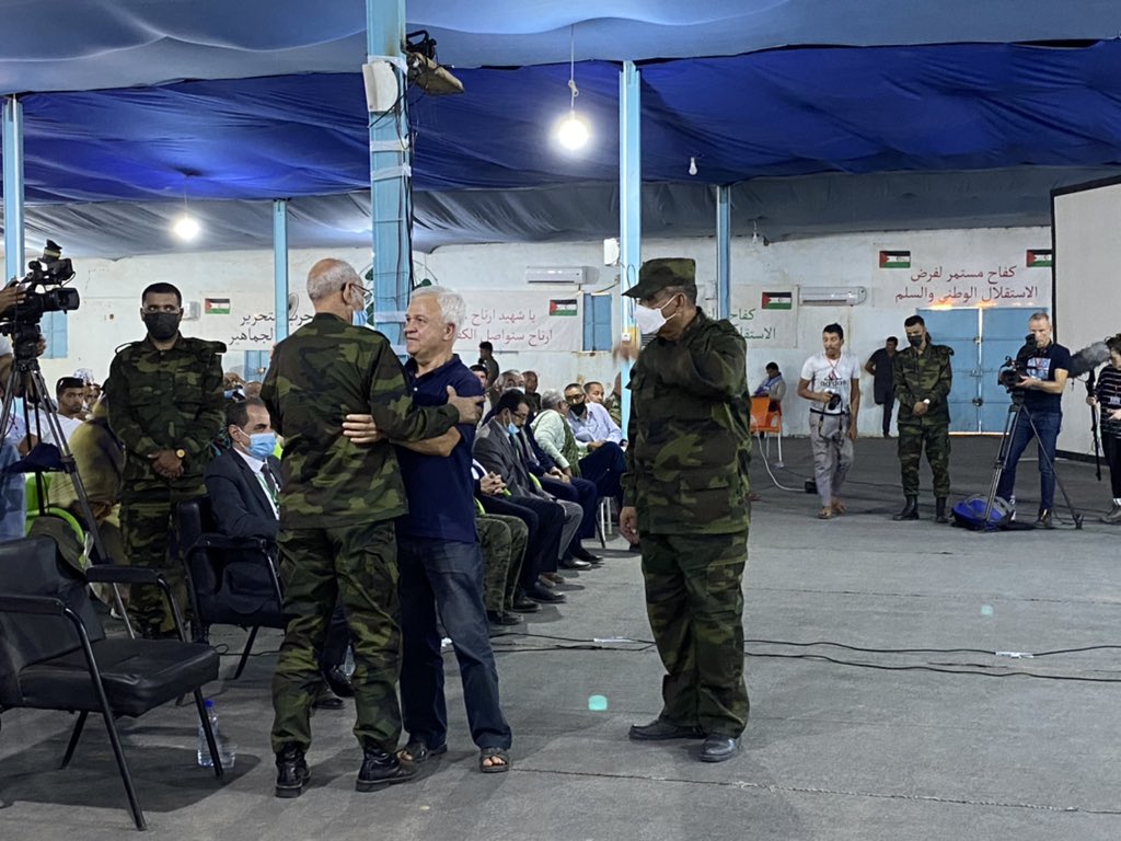 يعمل مع "هآرتس" واستضافته الجزائر على أراضيها.. "البوليساريو" تستدعي صحافيا إسرائيليا لإقناعه بوجود "حرب" في الصحراء