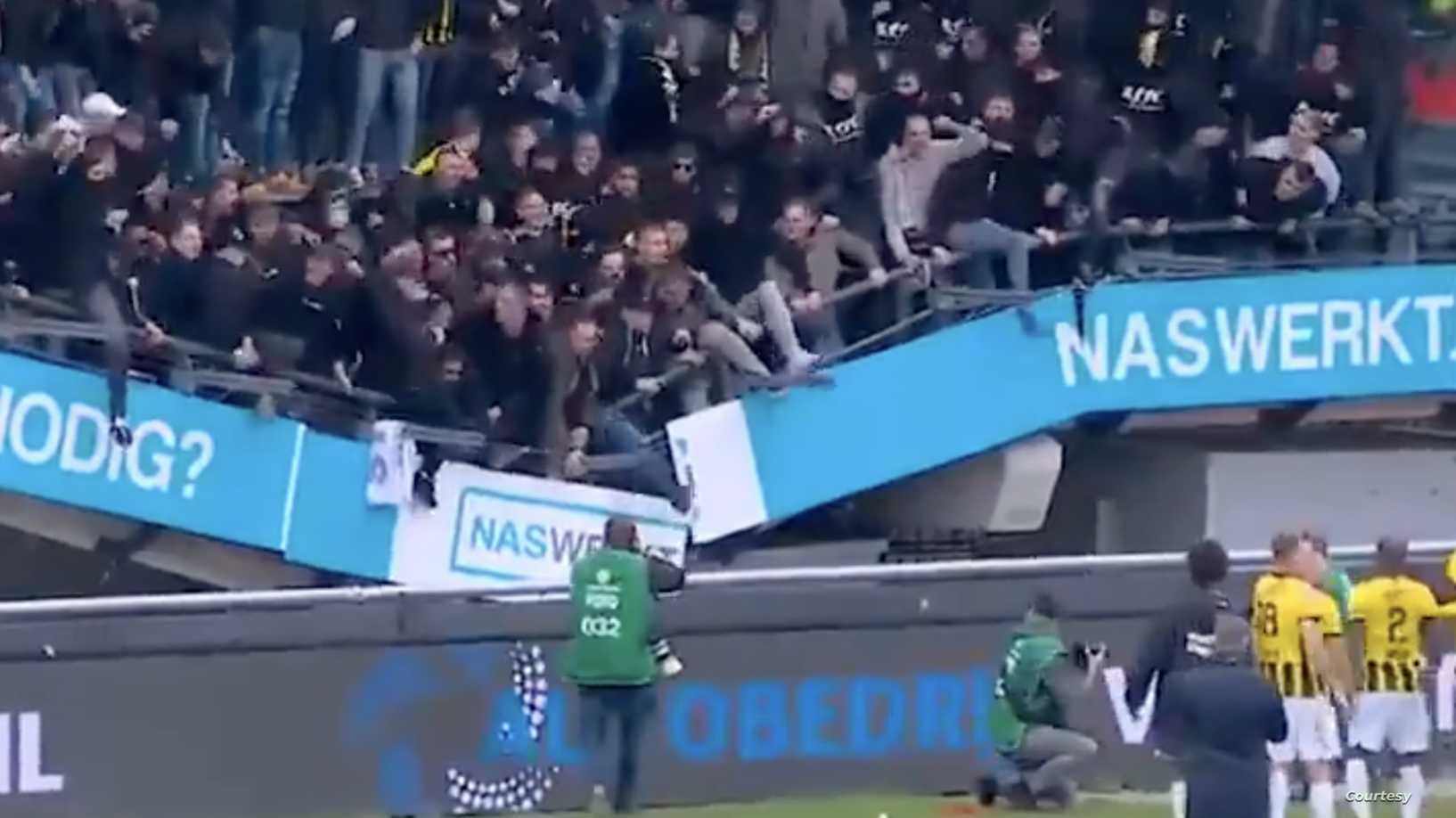  انهيار "صادم" لمدرج ملعب في هولندا (فيديو) 