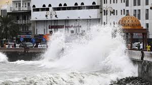 إعصار "شاهين" يودي بتسعة أشخاص على الأقل في عمان وإيران مع خسائر مادية مهمة