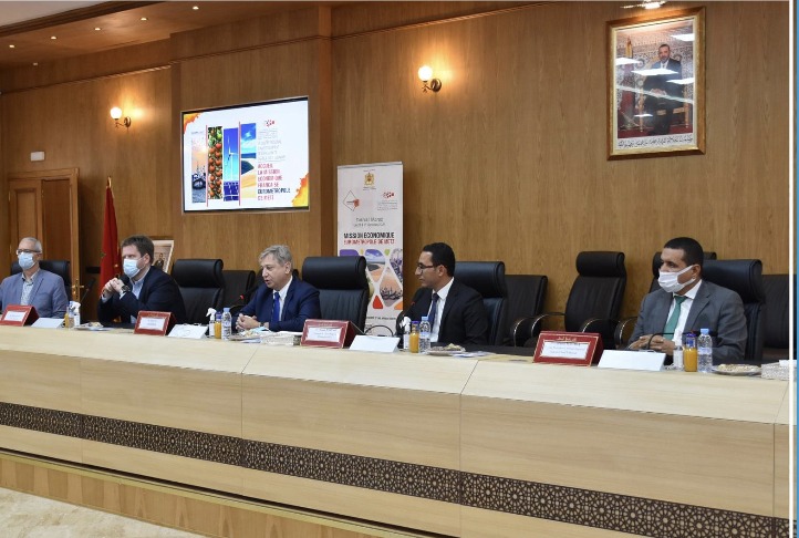 رجال أعمال فرنسيون يستكشفون فرص الاستثمار بجهة الداخلة