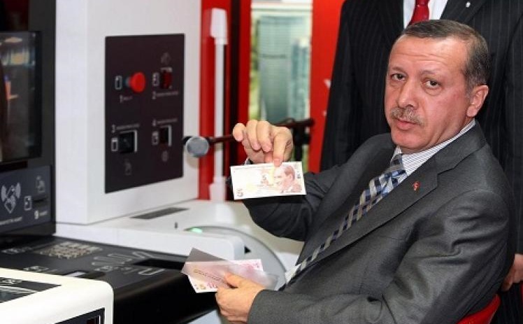  تركيا.. "أزمة السفراء" تفاقم متاعب الاقتصاد وتهوي بالليرة التركية إلى مستوى غير مسبوق 