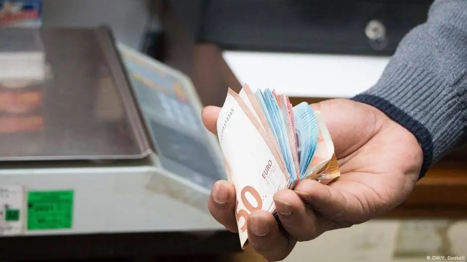  تحويلات المغاربة المقيمين بالخارج تجاوزت 38 مليار درهم مع متم ماي الماضي 