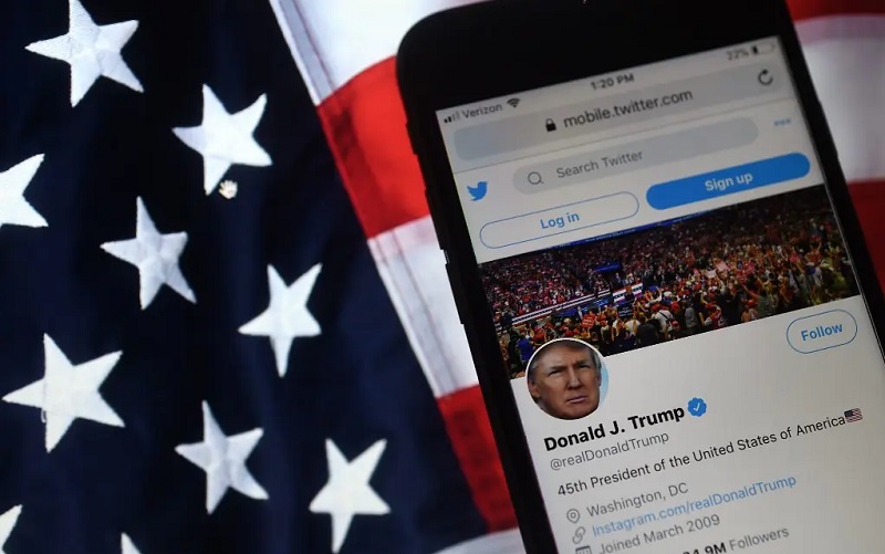  دونالد ترامب يقاضي "تويتر" لإعادة تفعيل حسابه 