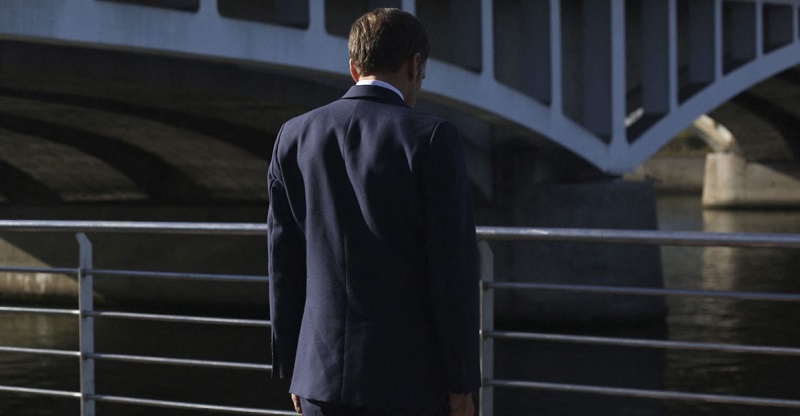 ماكرون يشجب "جرائم لا مبرر لها" بحق الجزائريين