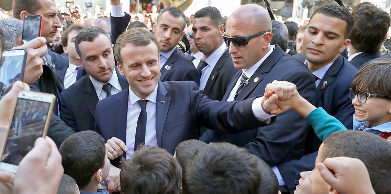 ماكرون: أكنّ احترامًا كبيرًا للشعب الجزائري