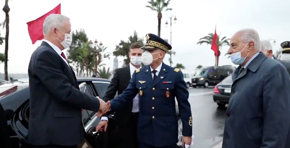  خاص - لقاء بين مسؤولين كبار في المخابرات المغربية ووزير الدفاع الإسرائيلي مرفوقا بضباط في المخابرات العسكرية 