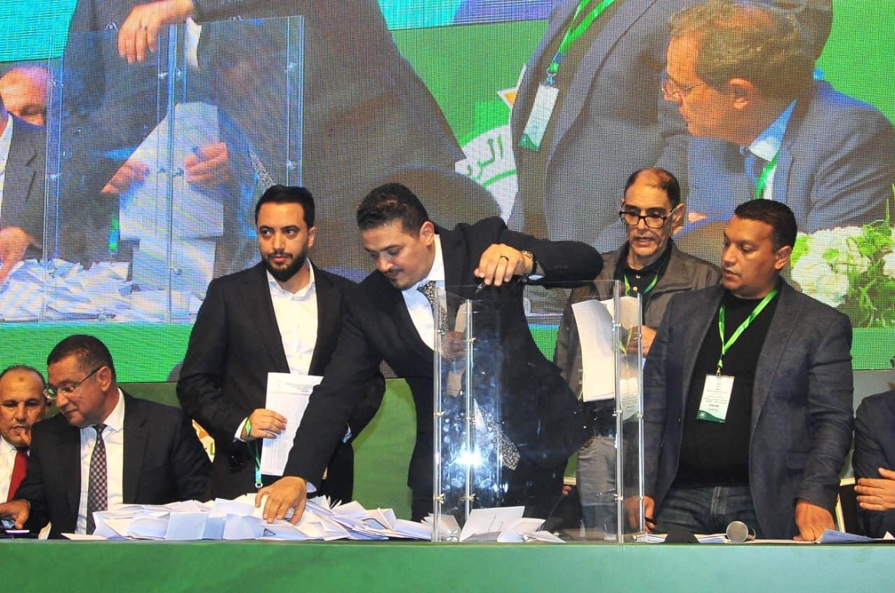 تحالفات المحطة الانتخابية تفرض نفسها.. رئيس الرجاء يضم أسماء خارج لائحته للمكتب المديري