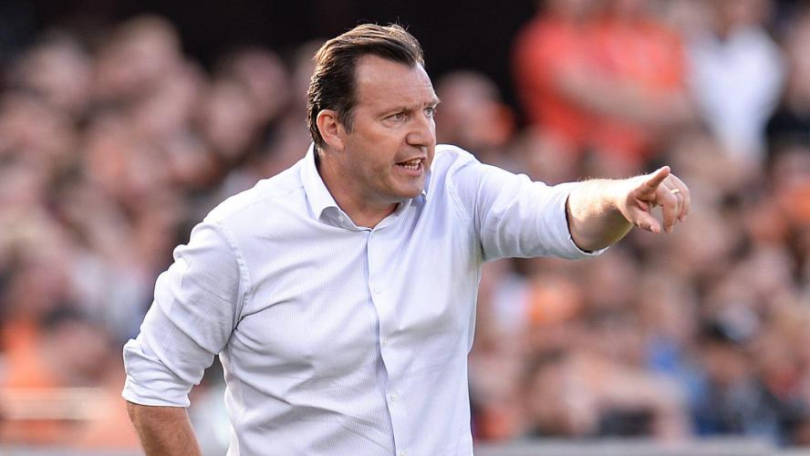 بعد إقالة الشابي.. من يكون فيلموتس ثالث المدربين البلجيكيين في تاريخ الرجاء؟