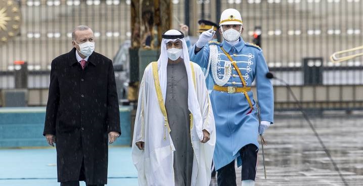  ولي عهد أبوظبي يصل إلى تركيا في زيارة رسمية 