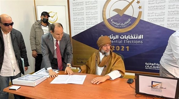 القذافي يعلن ترشحه لرئاسة ليبيا