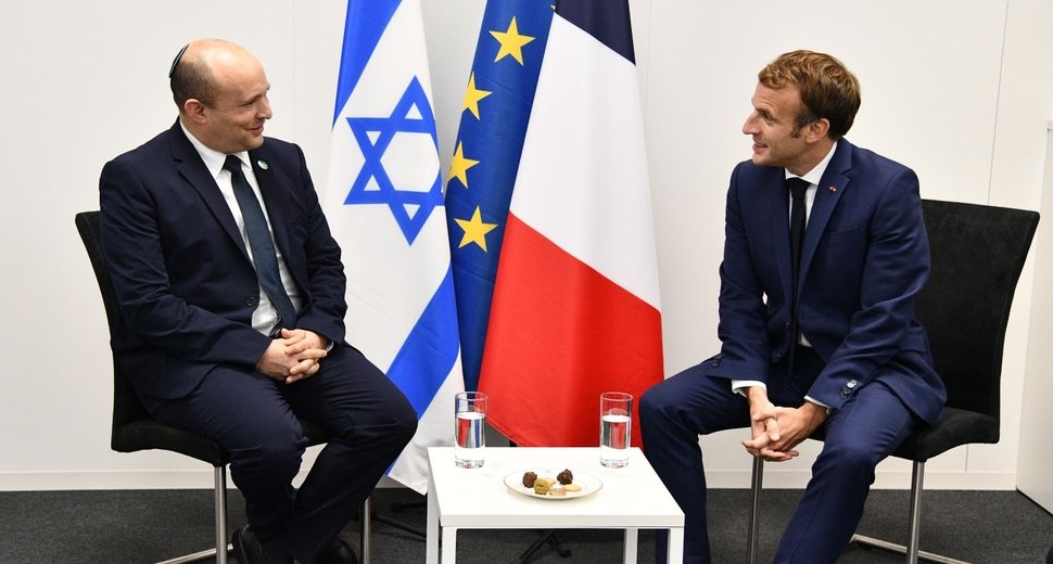  بعد اتهام المخابرات المغربية باختراق هاتفه.. ماكرون يلتقي مع رئيس الوزراء الإسرائيلي حول برنامج "بيغاسوس" 