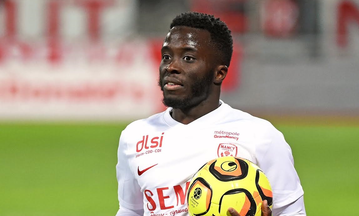 اتهامات للقوات المساعدة بالعنصرية بعد اعتقال وتعنيف لاعب سنغالي في اتحاد طنجة لاعتقادها بأنه مهاجر سري