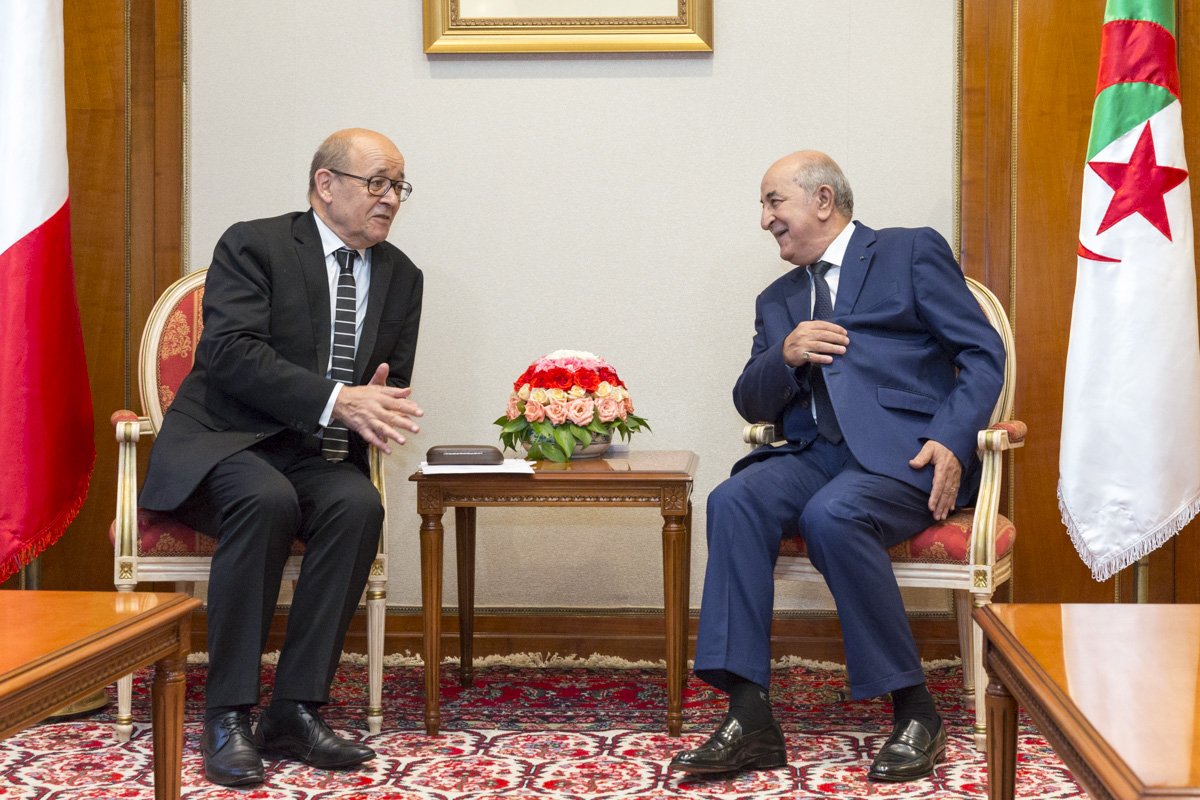  تبون يستقبل وزير الخارجية الفرنسي.. الجزائر تبسط يدها بسرعة للمصالحة مع باريس رغم تصريحات ماكرون 