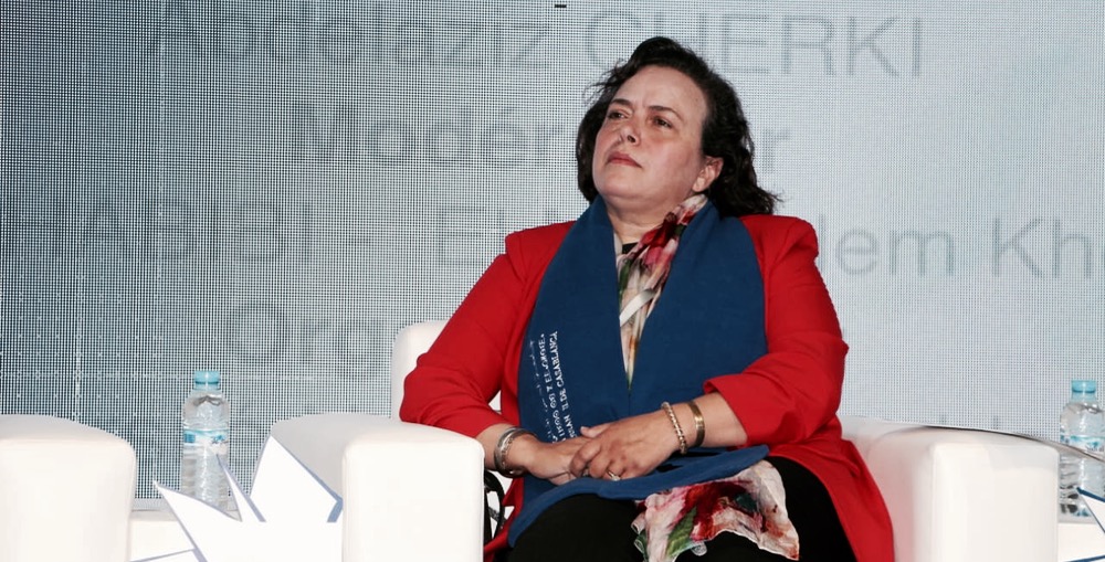  الوزيرة عواطف حيار تُعيّن زوجها مستشارا "فوق العادة" وتتنازل له عن مهام تدخل ضمن اختصاصها 