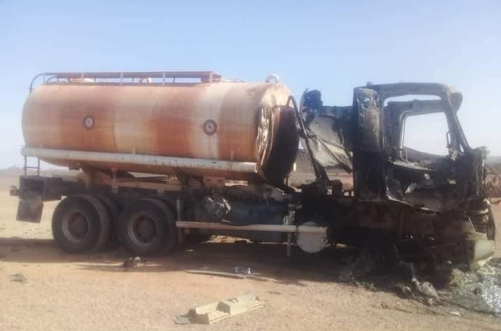 الدرون المغربي يقصف مجددا.. مقتل عنصرين من "البوليساريو" في استهداف لشاحنة بألوان عسكرية خلف الجدار