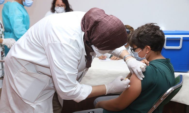 وجدة.. توقيف ممرضة لتورطها في تزوير البيانات الخاصة بالمستفيدين من عمليات التلقيح ضد كورونا