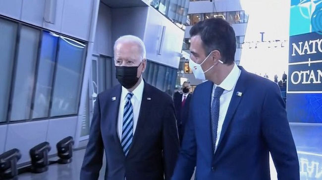 بايدن يتصل بزعماء أوروبيين ويستثني رئيس الحكومة الإسبانية سانشيز