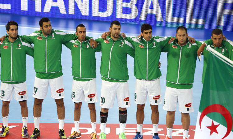  الجزائر تنسحب من بطولة إفريقيا لكرة التي ستقام بالعيون المغربية 