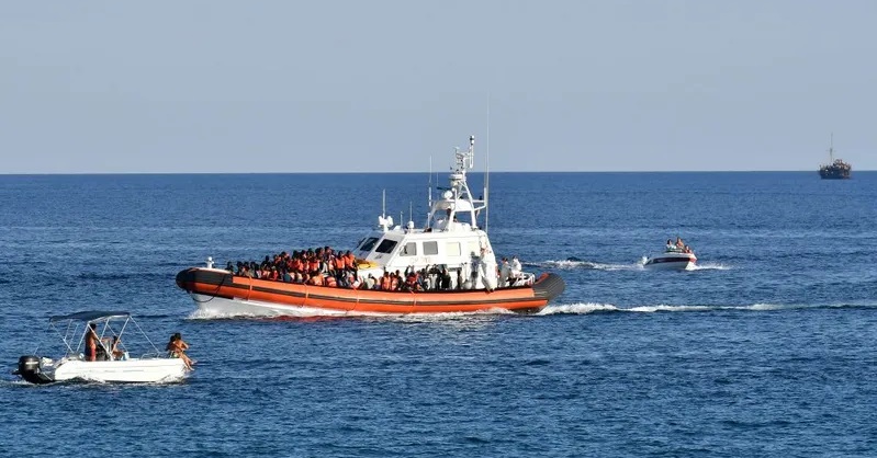 انتشال جثث 28 مهاجرا سريا قبالة سواحل ليبيا