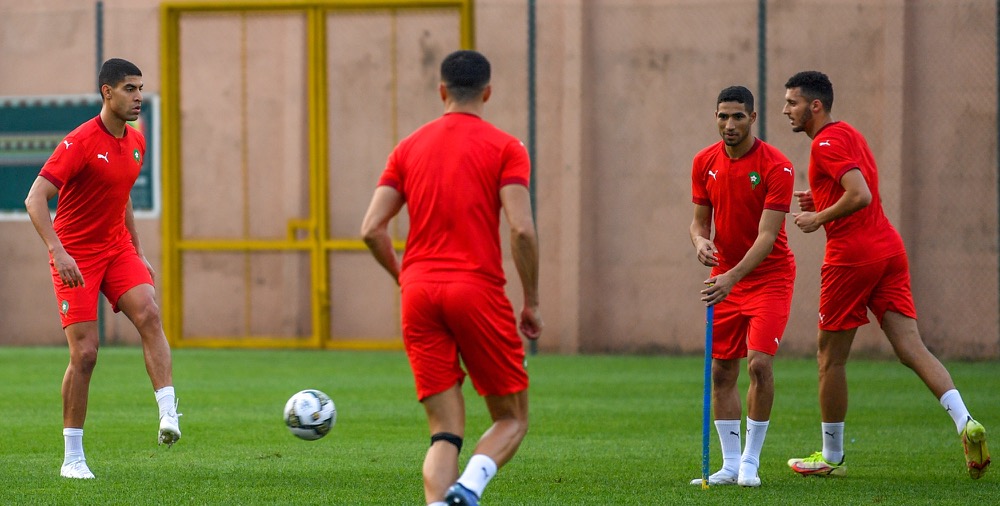  الكعبي وبرقوق والحدادي.. ثلاث حالات "كورونا" داخل المنتخب المغربي عشية مواجهة غانا 
