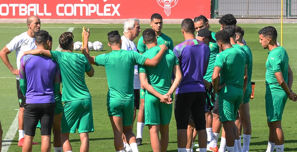 المنتخب الوطني المغربي يجري آخر حصة تدريبية قبل التوجه للكاميرون