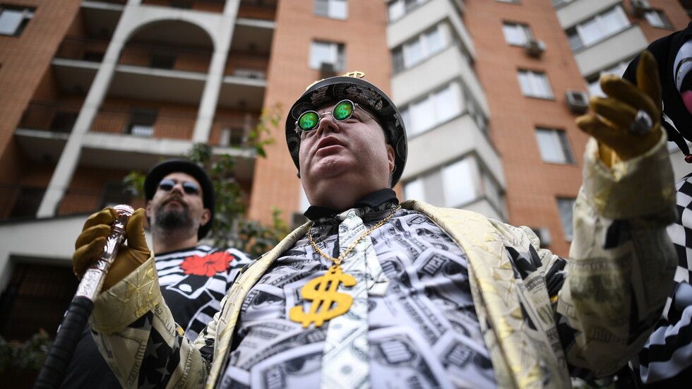 تقرير يكشف عن مكاسب مليارية لأغنى أغنياء العالم