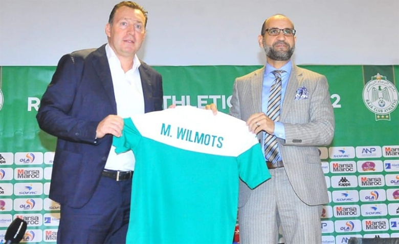  إقالة فيلموتس وبيع الحافيظي.. إدارة الرجاء تستقبل 2022 على وقع الأزمات 