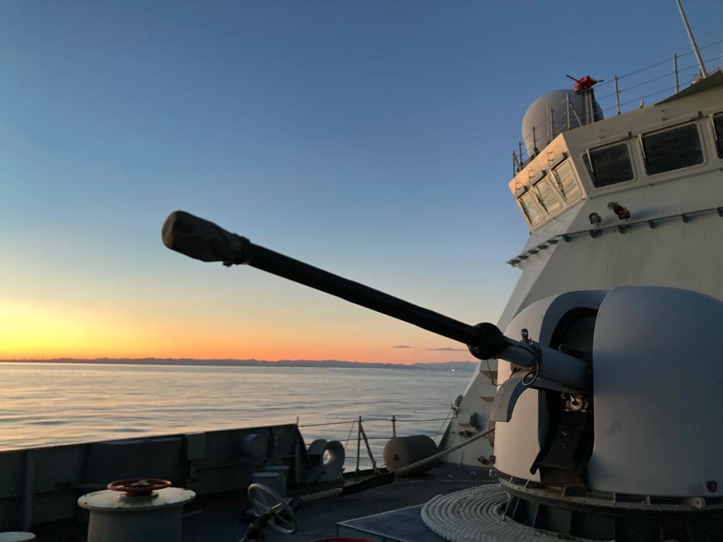 في رسالة تحدٍ للمغرب.. قيادة الأركان الإسبانية تنشر صورا لسفينة عسكرية قرب مليلية وتُعلن مراقبة المنطقة على مدار الساعة