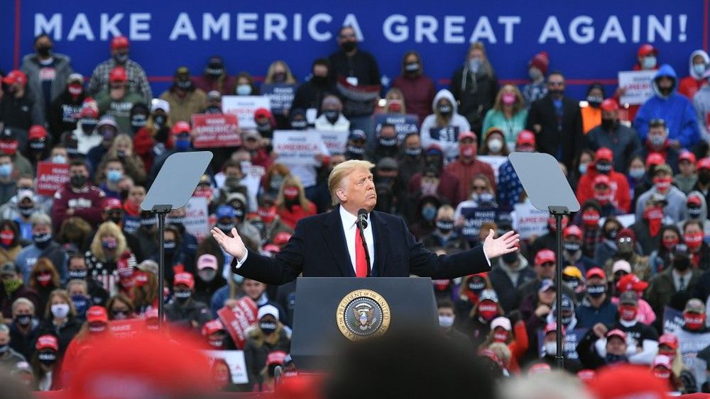  ترامب ينظم تجمعا لمناصريه ويتوعد "سياسيي واشنطن" بـ"عدم الإفلات بسهولة" من التحكم في الأمريكيين 