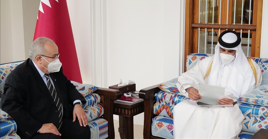 أمير قطر يتسلم رسالة من الرئيس الجزائري