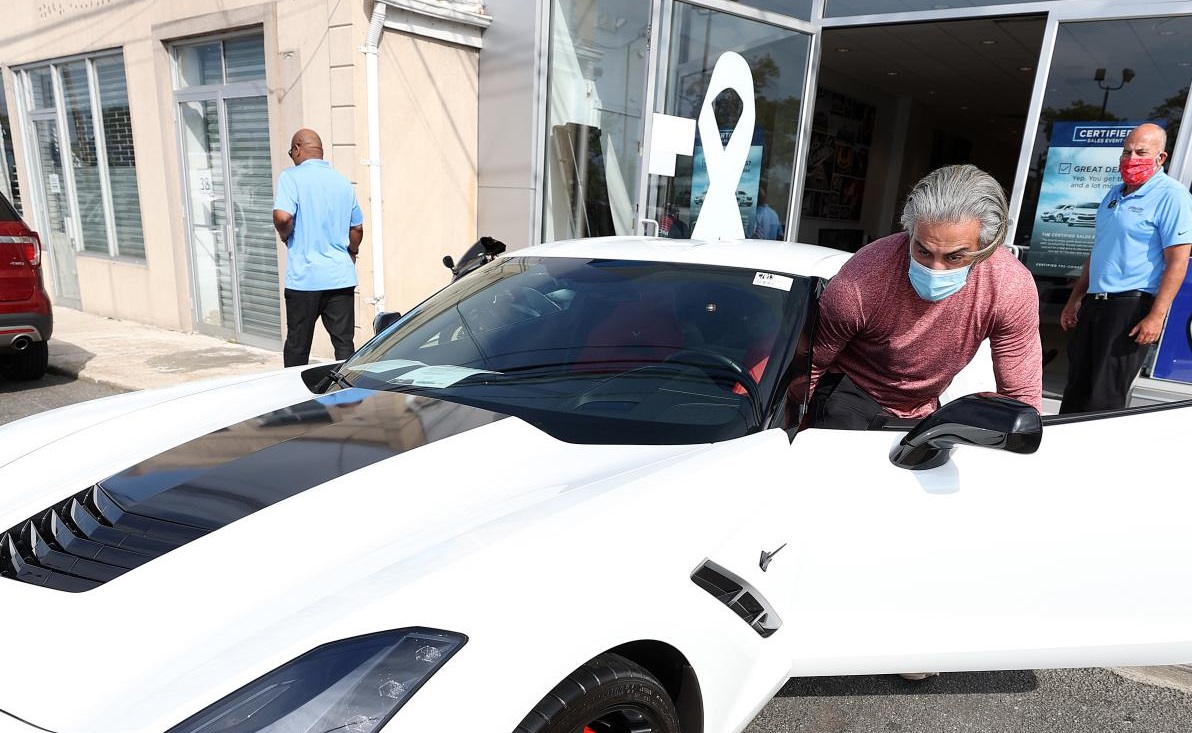  مبيعات السيارات الفاخرة ترتفع رغم الأزمة الوبائية 