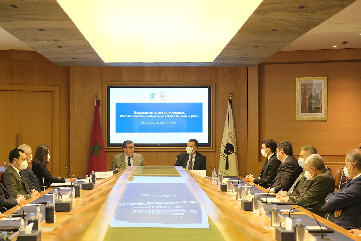 بحضور أخنوش.. الـ CGEM ترحب بقرار فتح المجال الجوي وتلتزم بتعميم جواز التلقيح