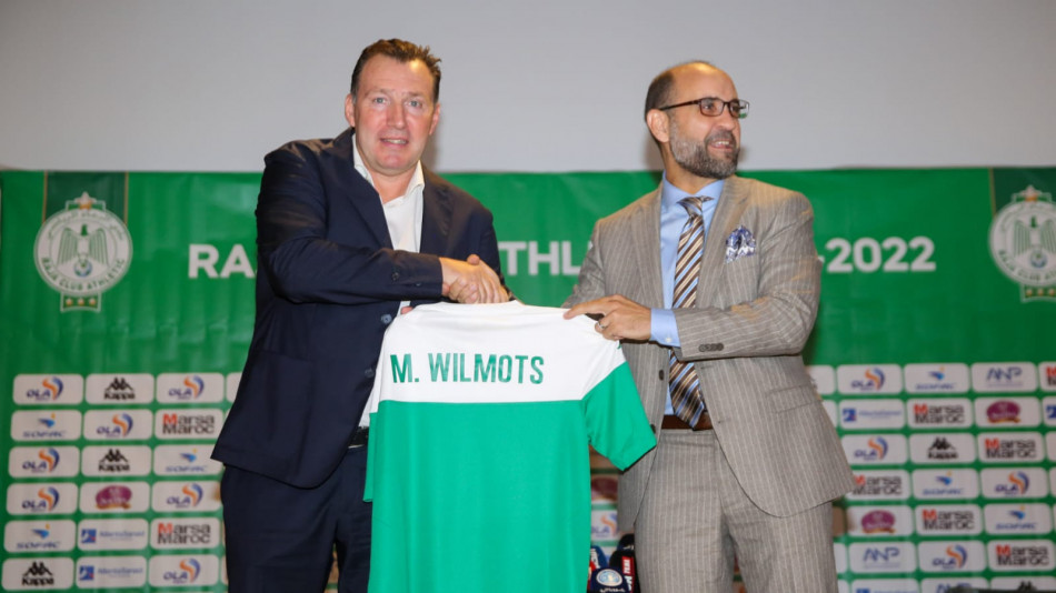  قضى 100 يوم مدربا للرجاء.. نصف مليار تكلفة الطلاق مع البلجيكي فيلموتس 