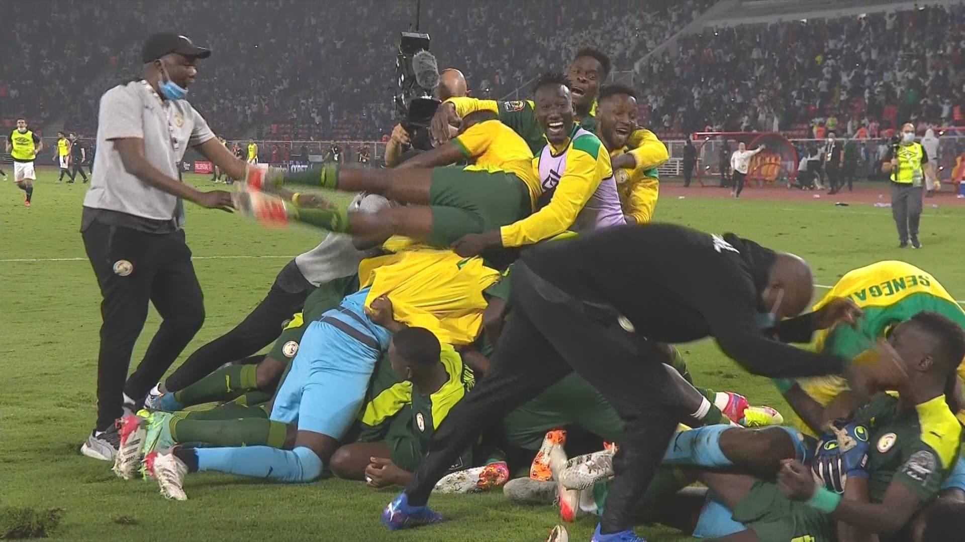 منتخب السينغال يحرز لقب كأس إفريقيا للمرة الأولى في تاريخه بتغلبه على منتخب مصر بالضربات الترجيحية