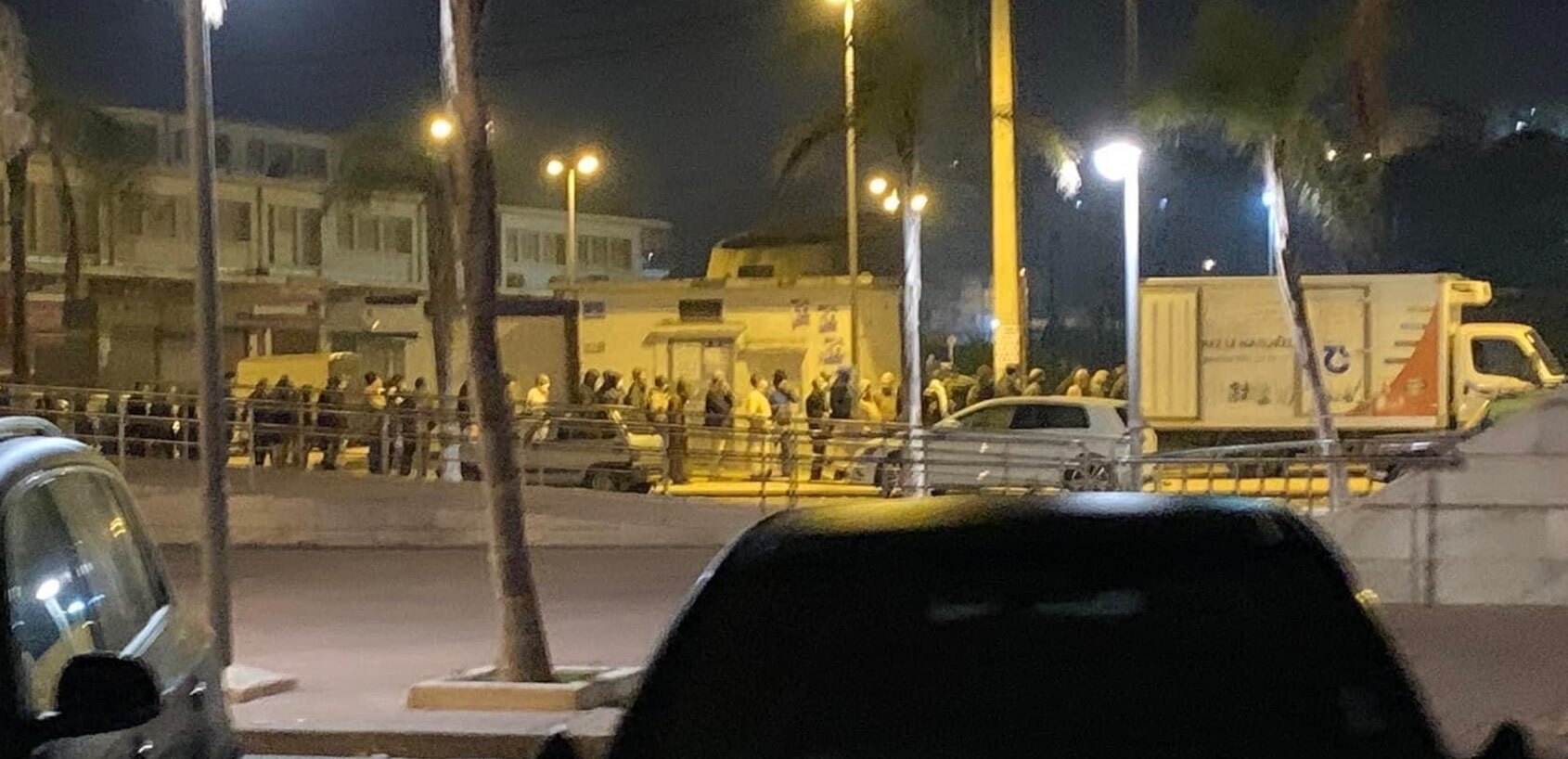 تفاقم طوابير وندرة الحليب والبطاطا في الجزائر.. والحكومة تواجه ذلك بخفض أسعار العجائن والكسكس بنسبة 50 في المائة