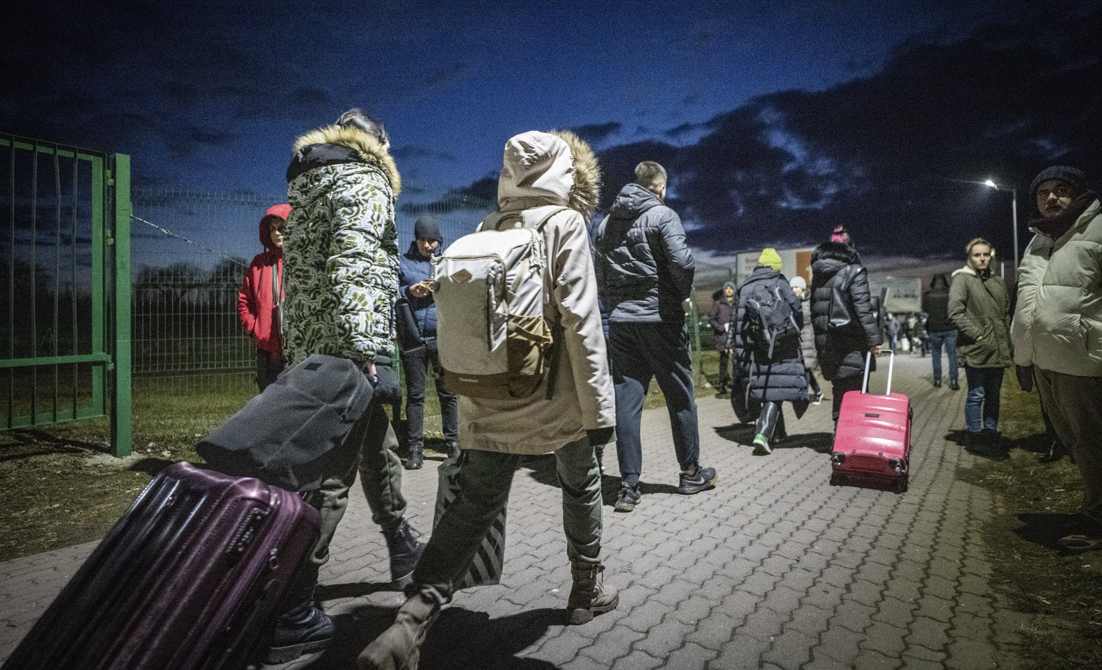  أغلبهم دخلوا الحدود الرومانية.. إجلاء أكثر من 400 مواطن مغربي من أوكرانيا 