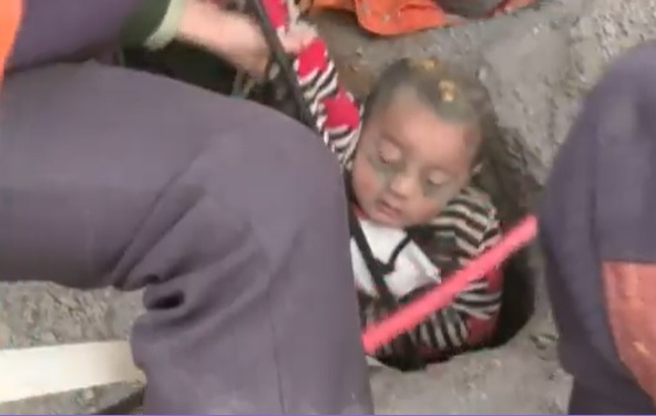 اهتمام دولي بقضية الطفل ريان المغربي.. وعملية إنقاذه هي الأعقد وفق أحداث مماثلة