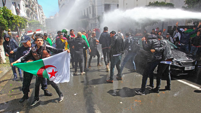  منظمة العفو الدولية تدعو الجزائر إلى "وقف القمع" ضد الأحزاب السياسية المعارضة 