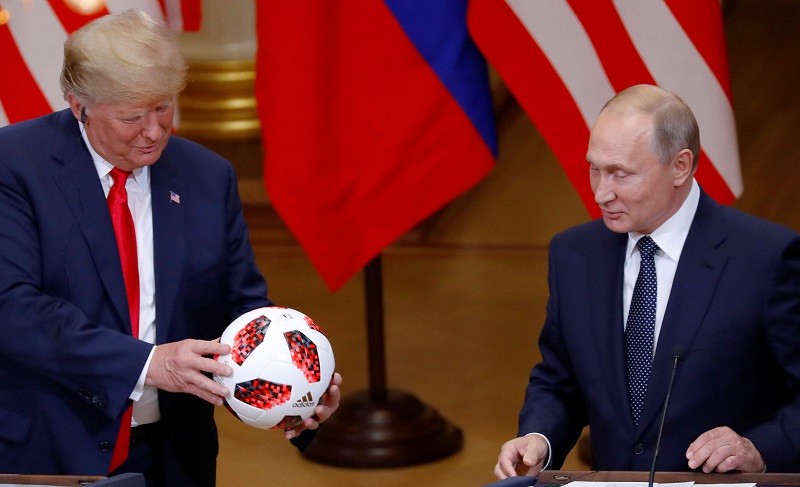  ترامب: بوتين أذكى من القيادة الأمريكية "الغبية" 