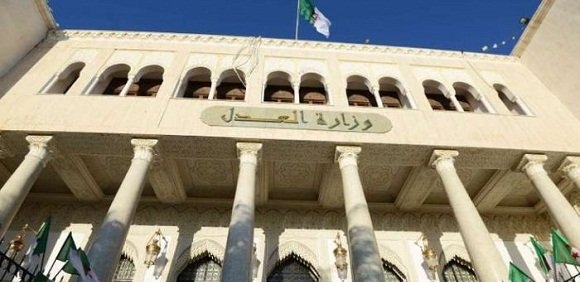  نشرَ رسائل دعم لروسيا في حربها على أوكرانيا.. وزارة العدل الجزائرية تعلن تعرض موقعها الرسمي للاختراق وتتهم المغرب 