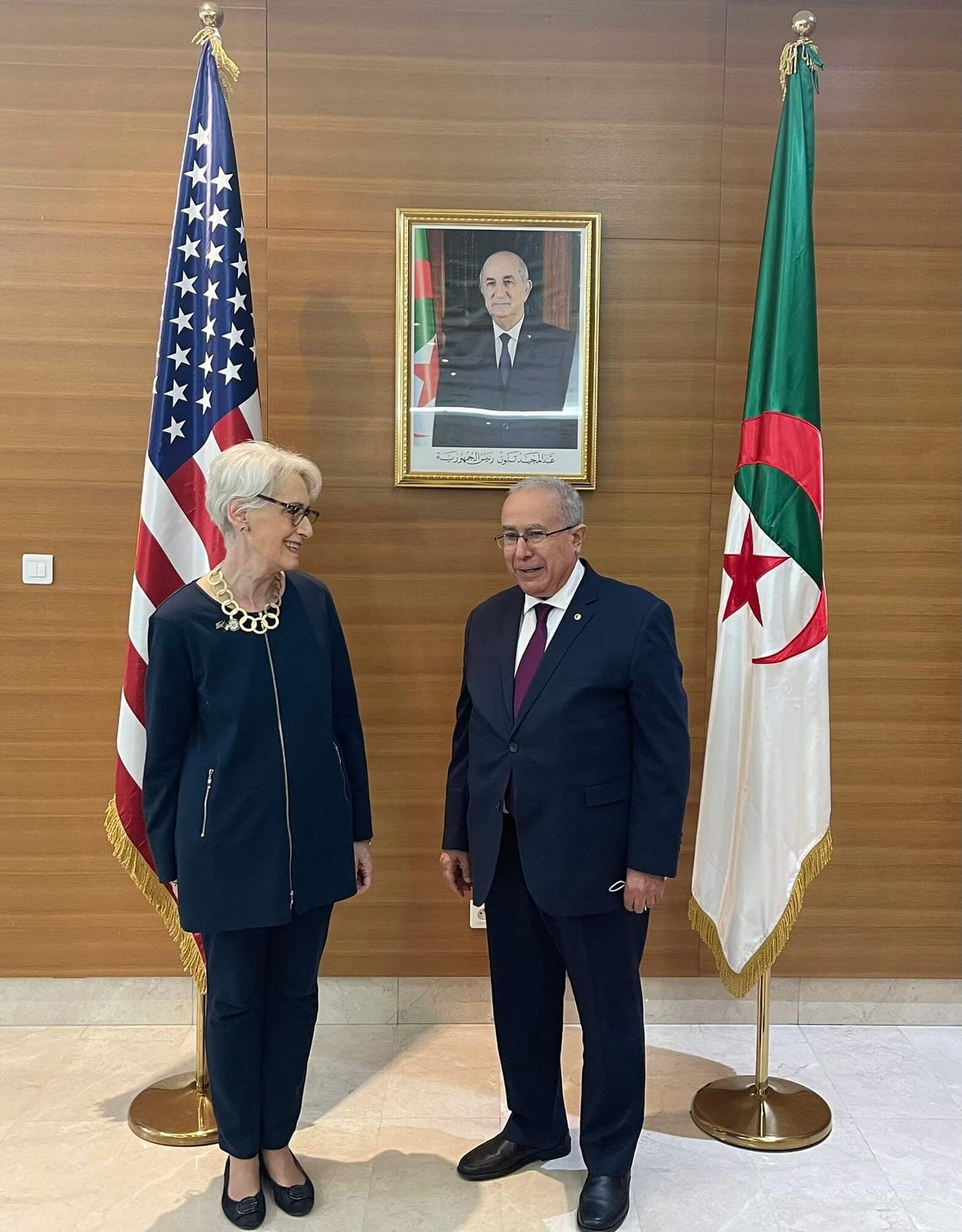 استدعاء الجزائر لسفيرها من مدريد يخلق تساؤلا حول عدم اتخاذها نفس الخطوة مع أمريكا؟