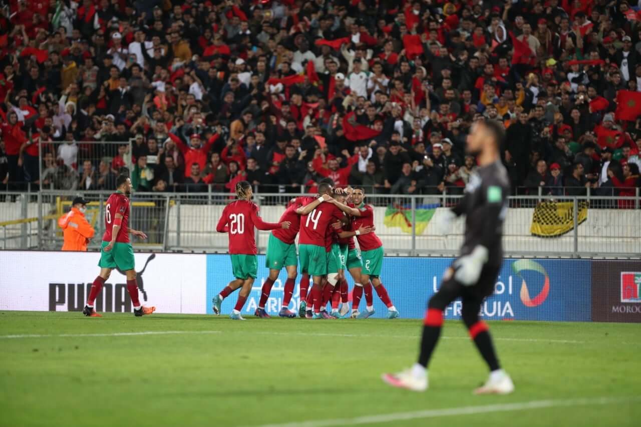  الملك محمد السادس يهنئ في مكالمة هاتفية المنتخب الوطني بمناسبة تحقيق التأهل لكأس العالم (قطر2022) 