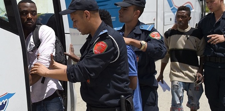  السلطات المغربية تُبعد المئات من المهاجرين من ضواحي مليلية تفاديا لهجوم عنيف جديد 